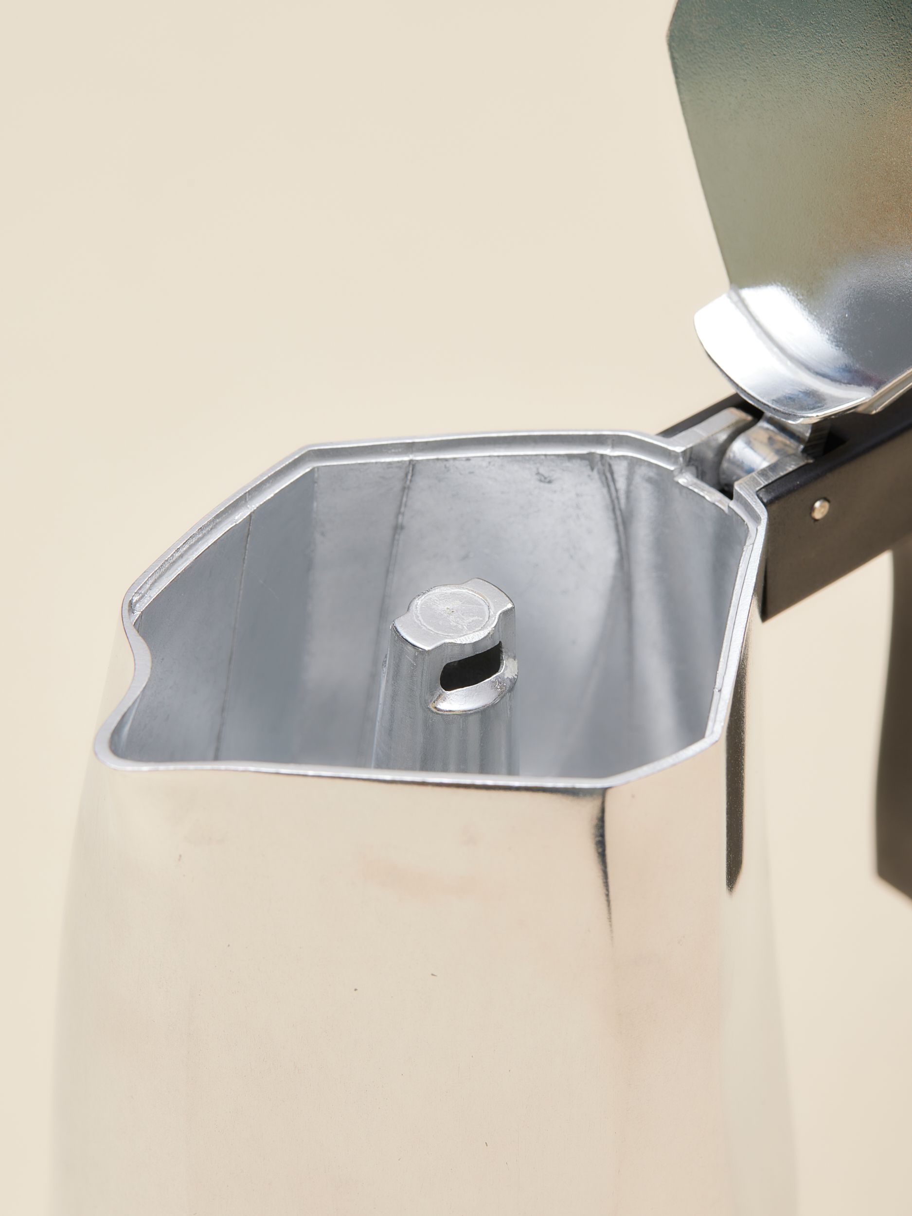 Alessi_moka_pot_MERCHERY_25_JULY_12644_1_a3f4c33b99.jpg