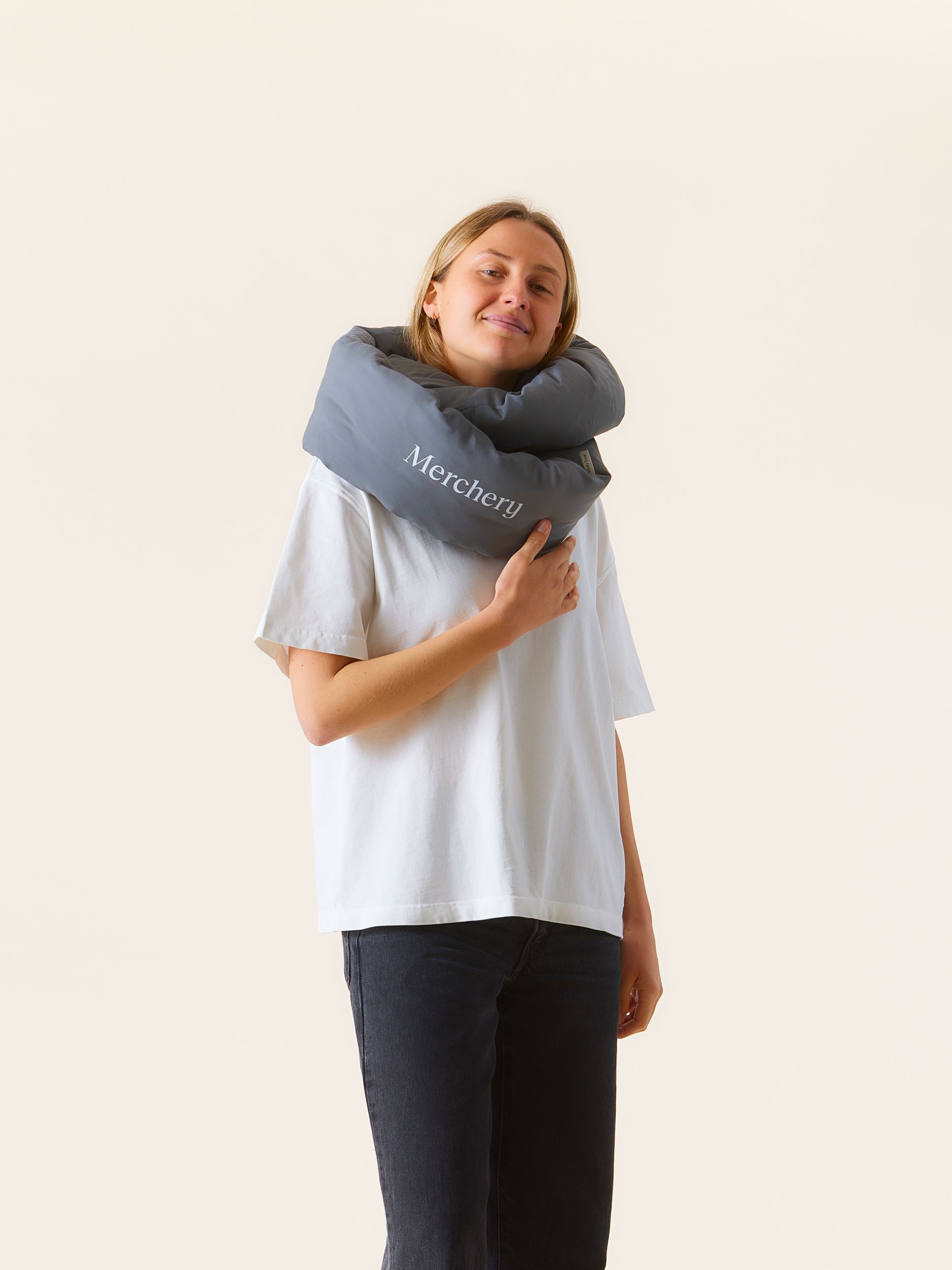 Infinity_pillow_scarf_MERCHERY_MARCH_25_7504_C1_V03_6ca1b0f826.jpg