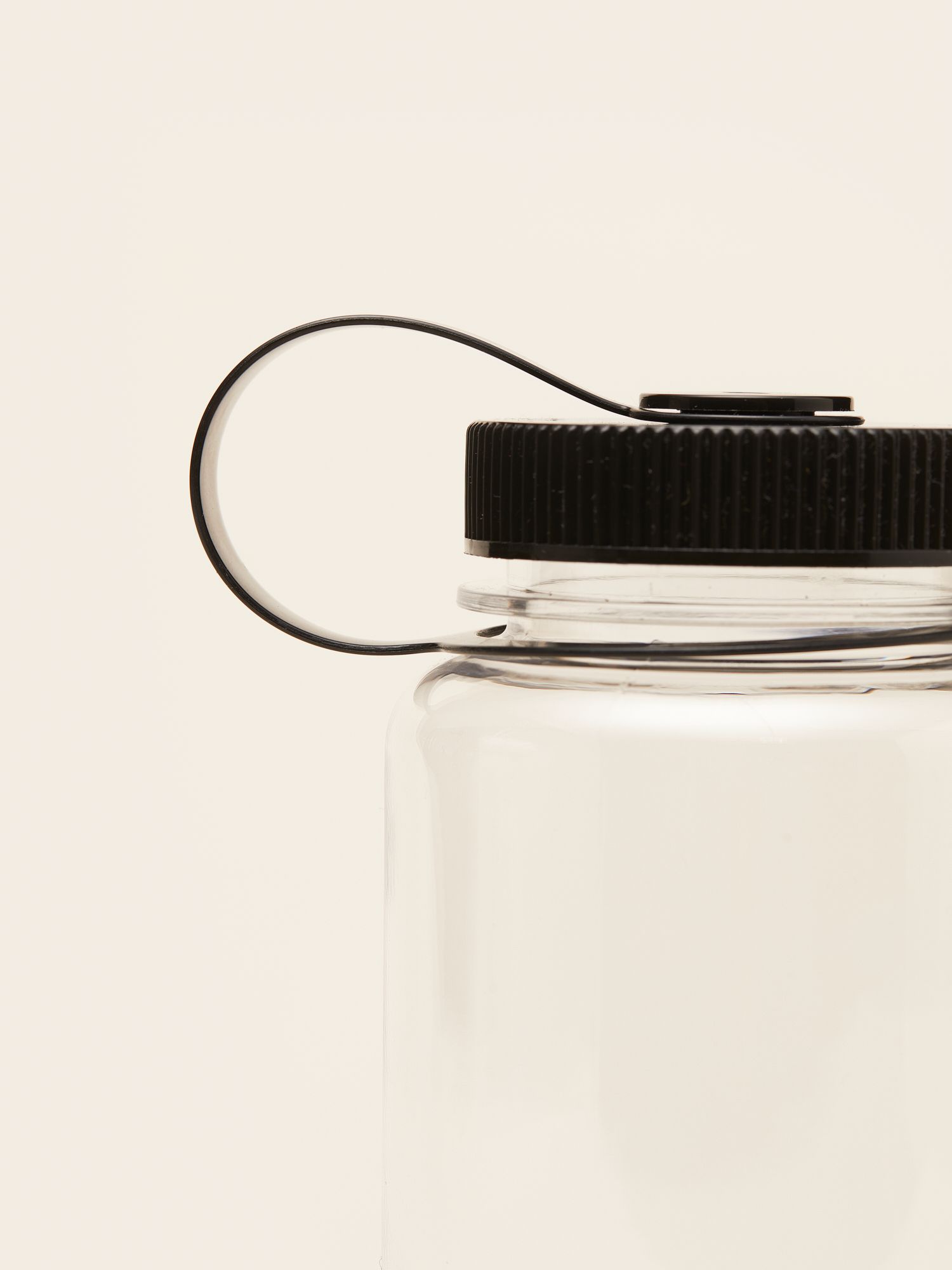 MERCHERY_MAY_2022_Sport_bottle_USA_details_1_a80023d7be.jpg