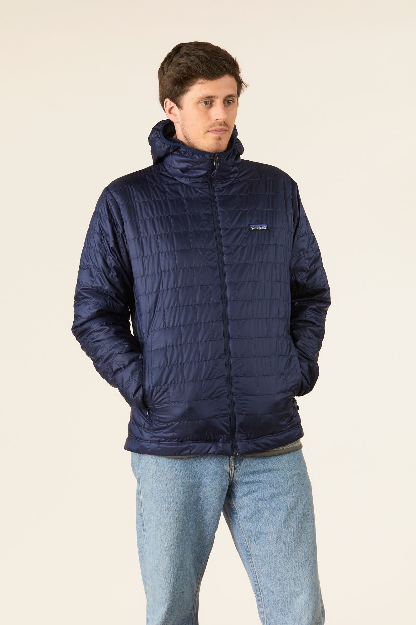 https://us.merchery.co/cms/uploads/MERCHERY_MAY_Patagonia_puff_hoodie_navy_men_front_188b4d8d9d.jpg