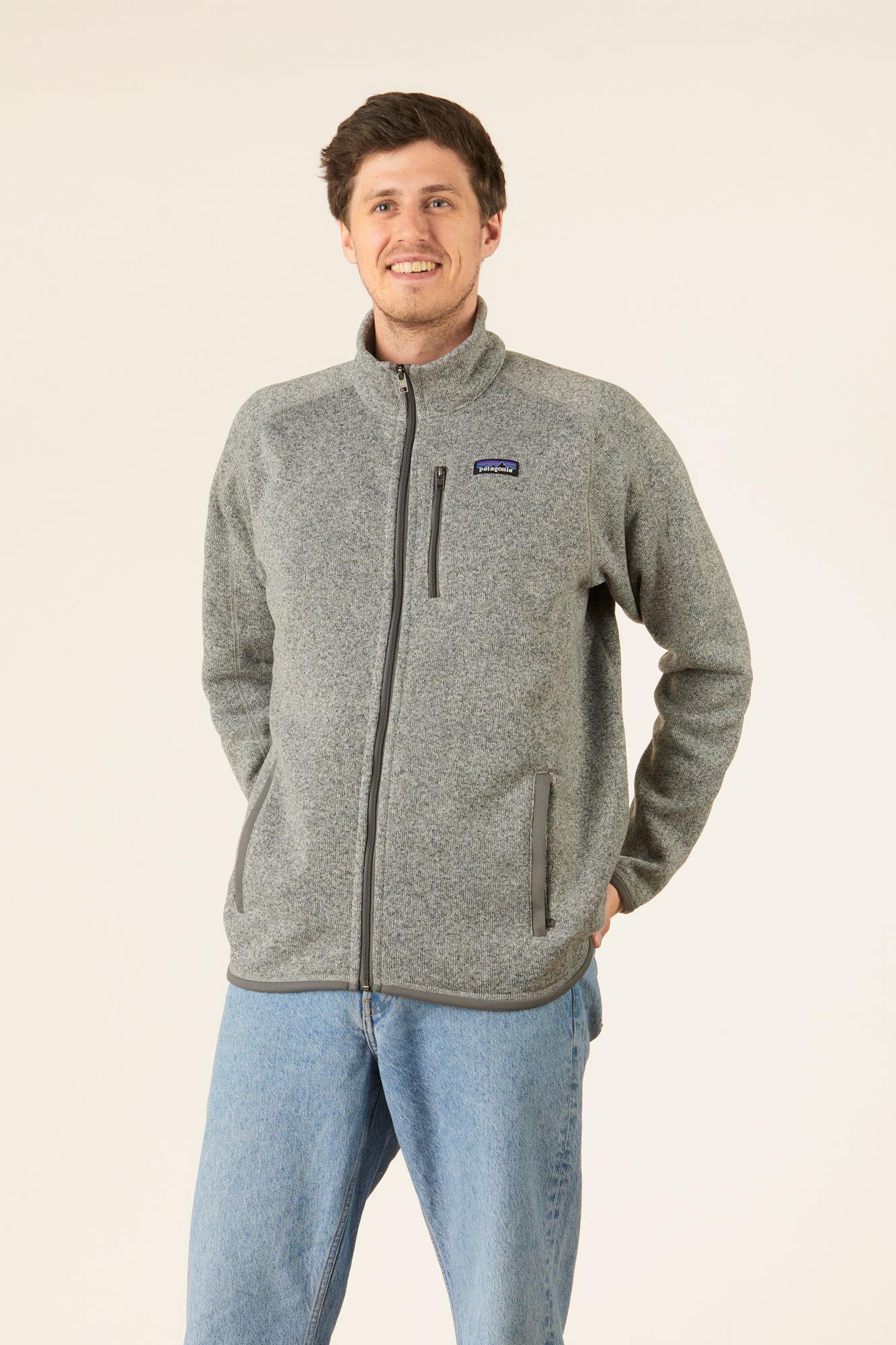 MERCHERY_MAY-Patagonia sweater_light grey_men_front_1.jpg
