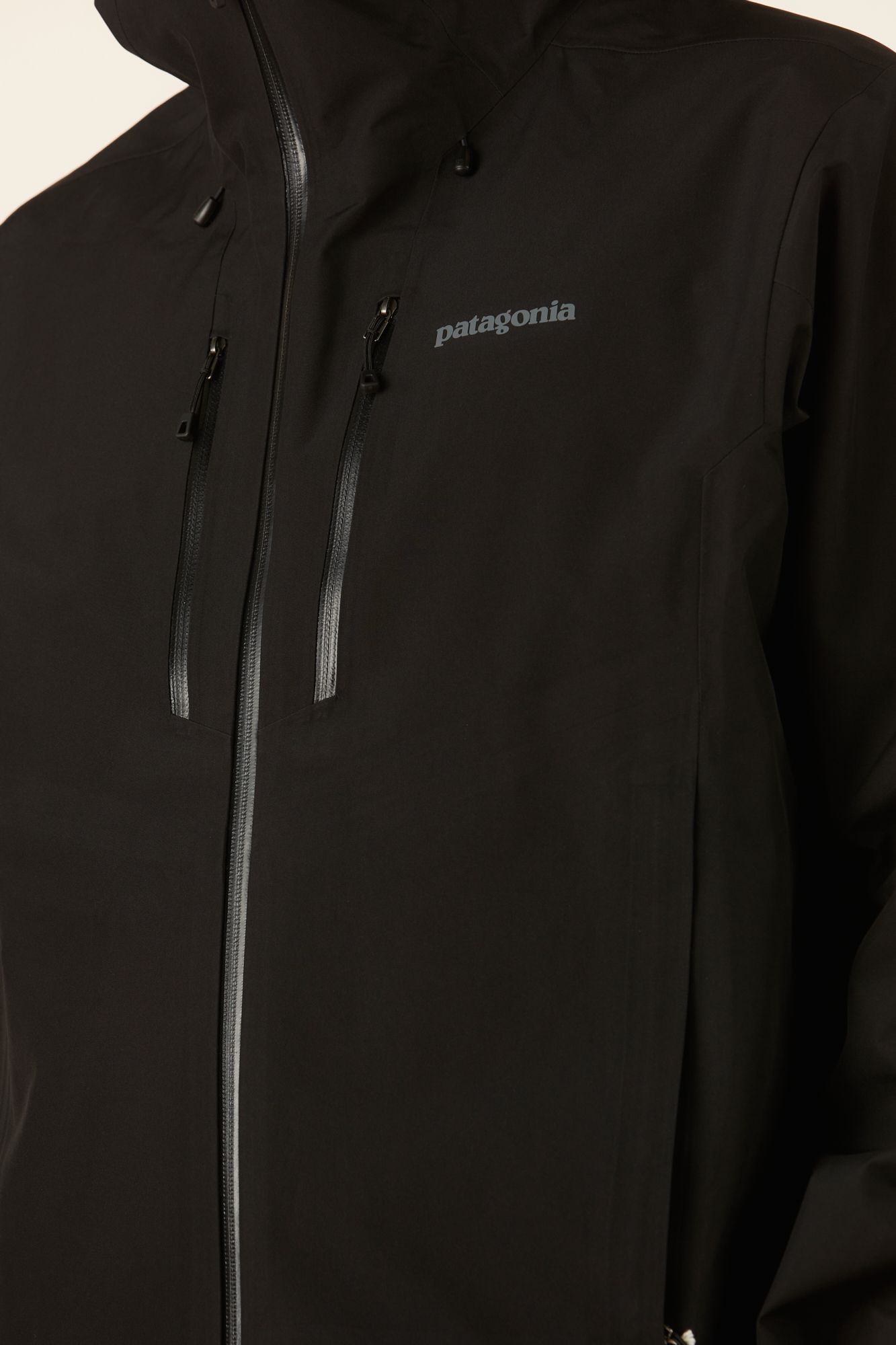 MERCHERY_MAY_Patagonia_triolet_jacket_black_men_front_details_1_1_4f0b2041ac.jpg