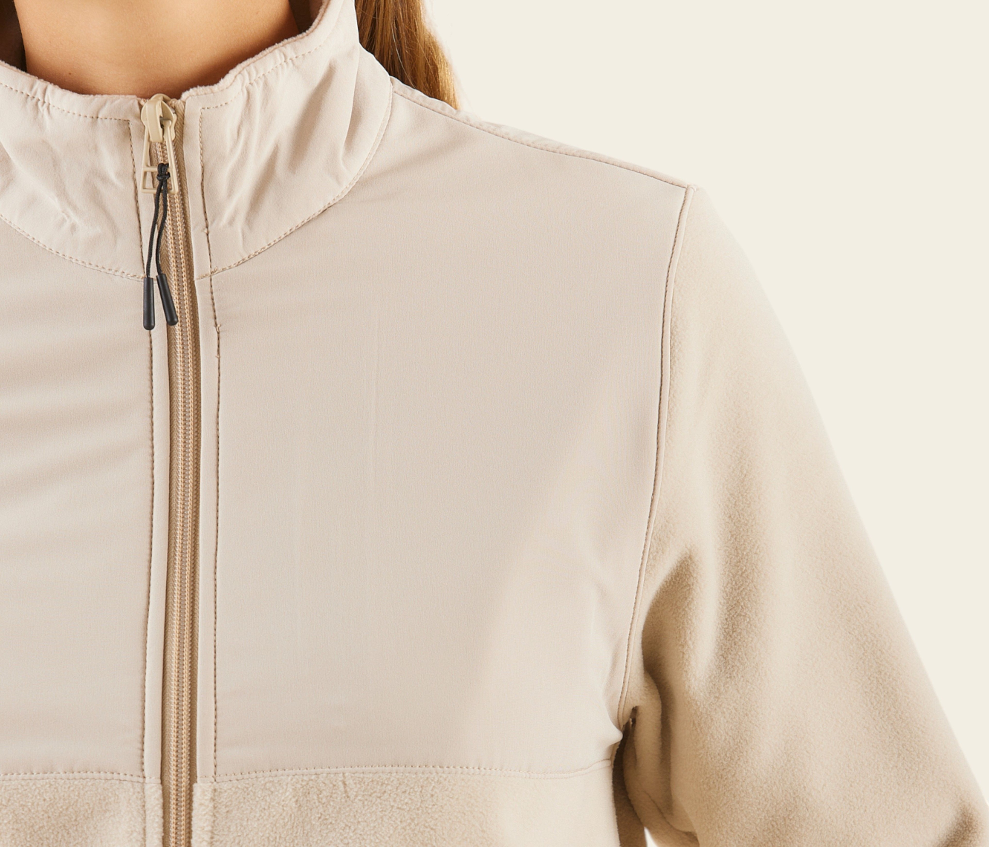 Shell_fleece_jacket_MERCHERY_SEPT_24_3786_Desert_dust_Details_208c2ae270.jpg