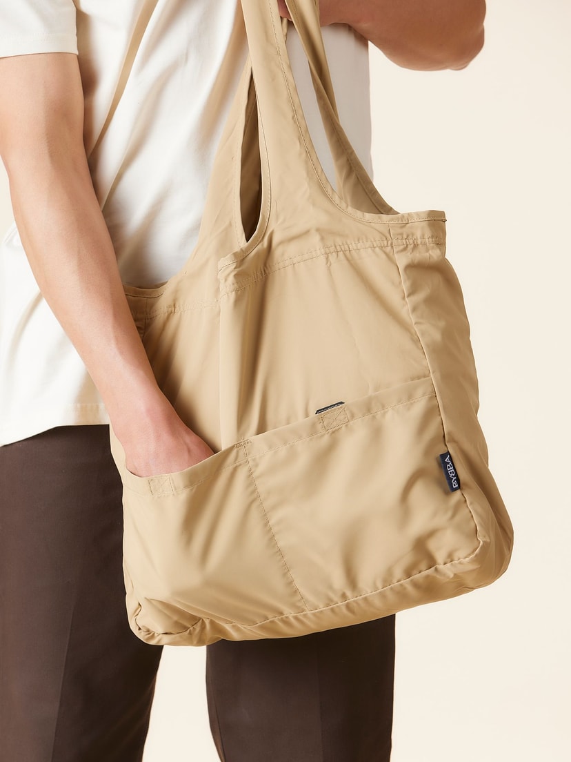 Multi pockets tote