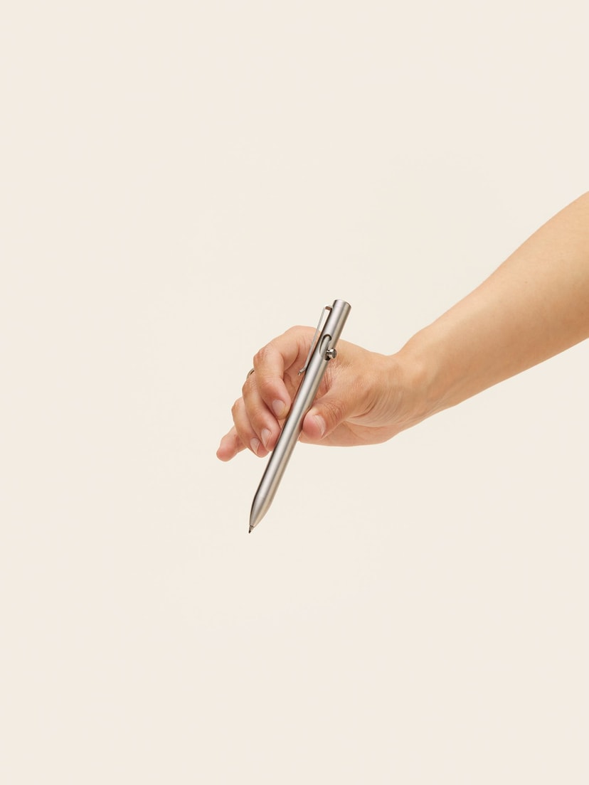 Bolt action pen